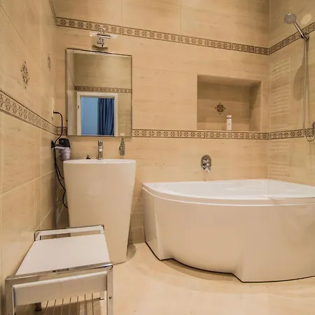 Royal With Sauna And Billiards * Prague