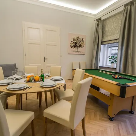アパート Royal With Sauna And Billiards *
