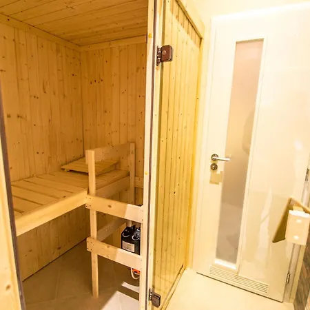 Royal With Sauna And Billiards Apartment Prag