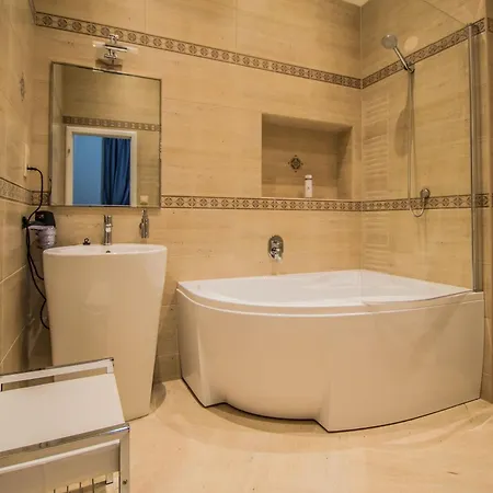 Royal With Sauna And Billiards *