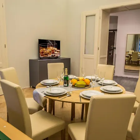 Royal With Sauna And Billiards Apartment *