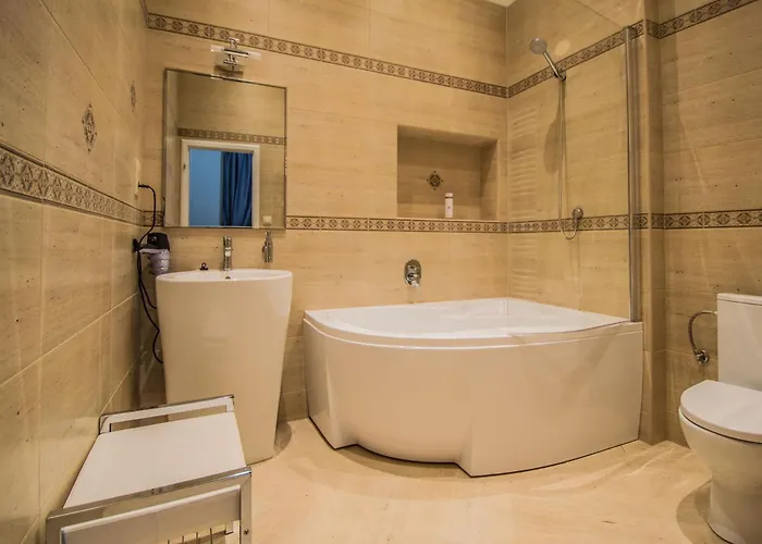 Royal With Sauna And Billiards *