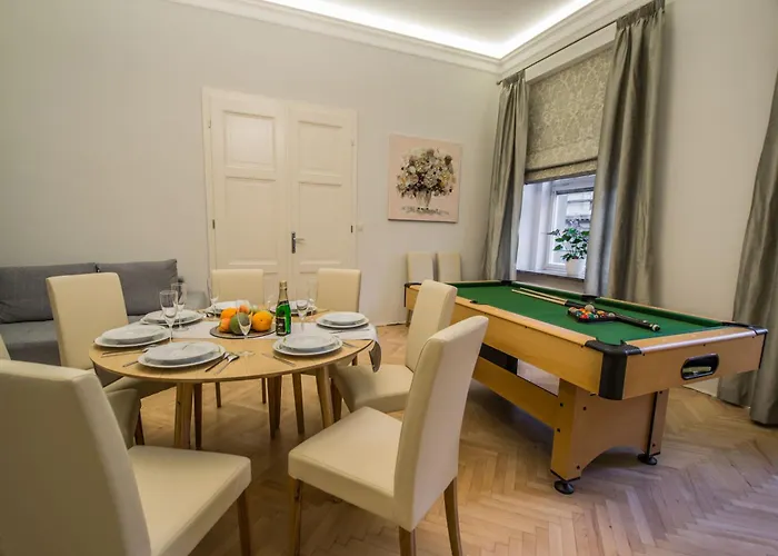 Daire Royal With Sauna And Billiards *